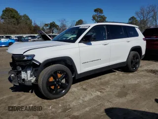 2023 Jeep Grand Cherokee Laredo z VIN 1C4RJKAGXP8768334, wystawiony jako Copart lot #43528025 z przebiegiem 26 841 mil mil oraz Szkoda całkowita • Salvage title. Historia ofert i sprzedaży dostępna na DreamBid. Obrazek 1.