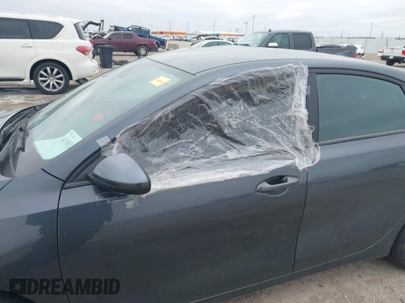 2022 Kia Forte LXS z VIN 3KPF24AD6NE440364, wystawiony jako IAAI lot #41581237 z przebiegiem 52 553 mil mil oraz . Historia ofert i sprzedaży dostępna na DreamBid. Obrazek 6.