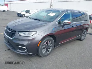 2022 Chrysler Pacifica Hybrid Limited with VIN 2C4RC1S72NR123083, listed as a IAAI auction lot 42623725 with 36,789 mi miles and . Bid and sale history available at DreamBid. Image 2.