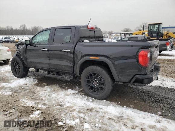 2024 GMC Canyon 4WD Denali with VIN 1GTP6FEK6R1295722, listed as a Copart auction lot 44948475 with 864 mi miles and Salvage Title. Bid and sale history available at carsss.com. Image 2.