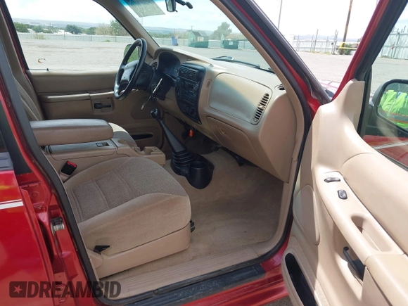 2000 Ford Explorer XLS с VIN 1FMZU72XXYUB20077, выставлен на аукционе IAAI как лот 42744904 с пробегом 149 319 миль миль и . История ставок и продаж доступна на DreamBid. Изображение 5.