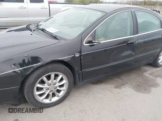 2004 Chrysler 300M M z VIN 2C3HE66G94H686024, wystawiony jako IAAI lot #42174229 z przebiegiem 150 628 mil mil oraz . Historia ofert i sprzedaży dostępna na DreamBid. Obrazek 6.