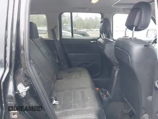2017 Jeep Patriot High Altitude z VIN 1C4NJRFB9HD162469, wystawiony jako IAAI lot #42188220 z przebiegiem 29 056 mil mil oraz . Historia ofert i sprzedaży dostępna na DreamBid. Obrazek 8.
