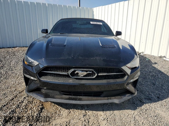 2020 Ford Mustang EcoBoost z VIN 1FATP8UH6L5134595, wystawiony jako Copart lot #52597685 z przebiegiem 44 350 mil mil oraz Czysty tytuł • Clean title. Historia ofert i sprzedaży dostępna na DreamBid. Obrazek 5.
