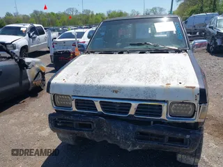 1996 Nissan Frontier XE z VIN 1N6SD11Y6TC377066, wystawiony jako IAAI lot #42041547 z przebiegiem 188 379 mil mil oraz . Historia ofert i sprzedaży dostępna na DreamBid. Obrazek 6.