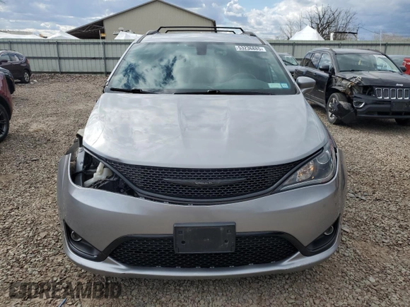 2018 Chrysler Pacifica Touring L with VIN 2C4RC1BGXJR194588, listed as a Copart auction lot 53236885 with 149,968 mi miles and Salvage Title. Bid and sale history available at DreamBid. Image 5.