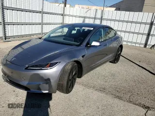 2025 Tesla Model 3 Long Range z VIN 5YJ3E1EA8SF927015, wystawiony jako Copart lot #89373905 z przebiegiem 91 mil mil oraz Szkoda całkowita • Salvage title. Historia ofert i sprzedaży dostępna na DreamBid. Obrazek 10.
