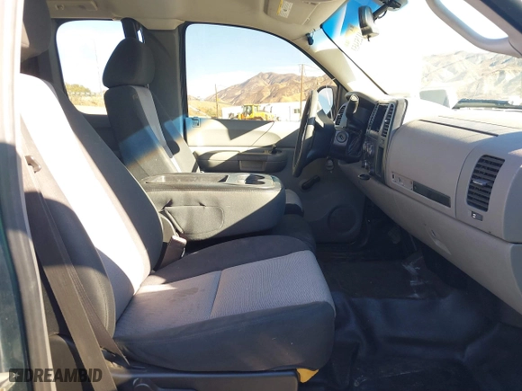 2007 Chevrolet Silverado 1500 Work Truck with VIN 1GCEC19C77Z503305, listed as a IAAI auction lot 41253453 with 160,392 mi miles. Bid and sale history available at carsss.com. Image 5.