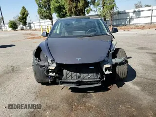 2023 Tesla Model 3 z VIN 5YJ3E1EAXPF583968, wystawiony jako Copart lot #63994085 z przebiegiem 23 723 mil mil oraz Szkoda całkowita • Salvage title. Historia ofert i sprzedaży dostępna na DreamBid. Obrazek 13.