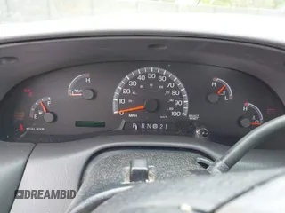 2002 Ford F-150 XL с VIN 1FTRX17242NB23323, выставлен на аукционе IAAI как лот 42363484 с пробегом Не указан миль и . История ставок и продаж доступна на DreamBid. Изображение 15.