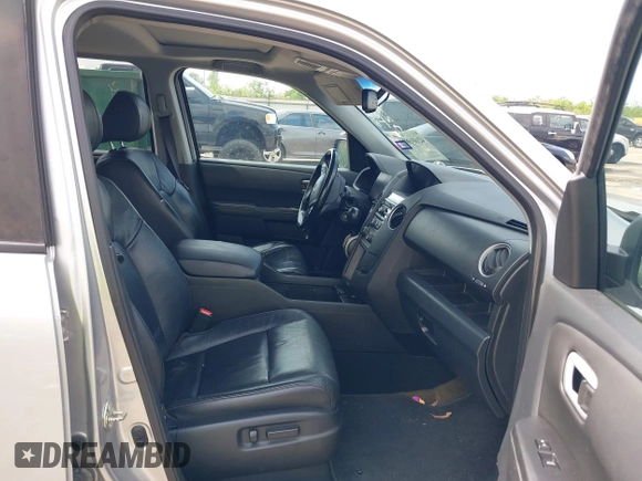 2015 Honda Pilot EX-L z VIN 5FNYF3H57FB022221, wystawiony jako IAAI lot #42101582 z przebiegiem 204 259 mil mil oraz . Historia ofert i sprzedaży dostępna na DreamBid. Obrazek 5.