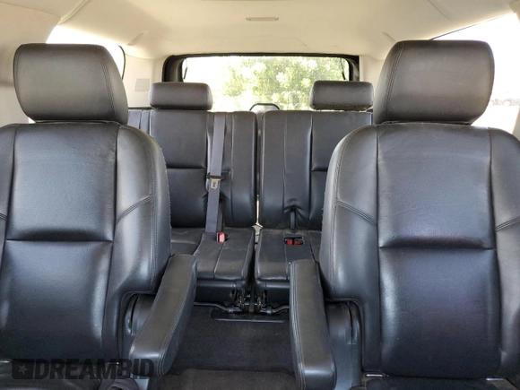 2011 GMC Yukon XL Denali z VIN 1GKS2MEF9BR321013, wystawiony jako Copart lot #57113565 z przebiegiem 178 497 mil mil oraz Tytuł czysty. Historia ofert i sprzedaży dostępna na DreamBid. Obrazek 10.