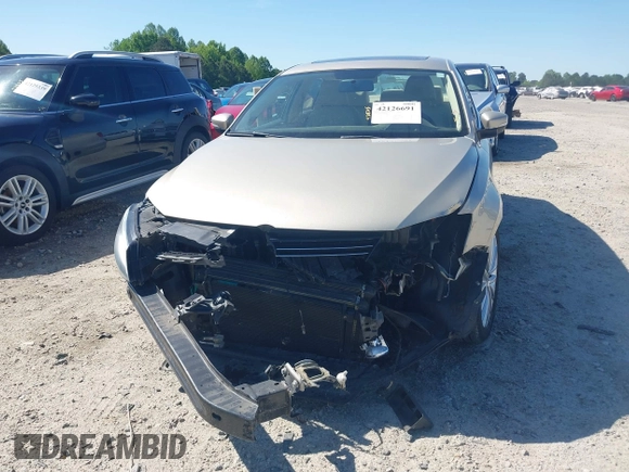 2013 Volkswagen Jetta TDI w/Premium/Nav with VIN 3VWLL7AJXDM233999, listed as a IAAI auction lot 42126691 with 151,658 mi miles and . Bid and sale history available at DreamBid. Image 6.