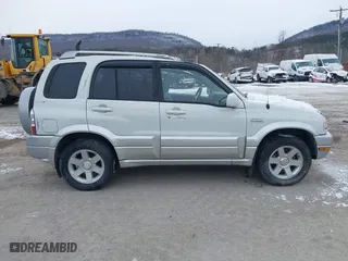 2005 Suzuki Grand Vitara LX with VIN JS3TD62V454200555, listed as a IAAI auction lot 41607081 with 101,552 mi miles. Bid and sale history available at carsss.com. Image 13.
