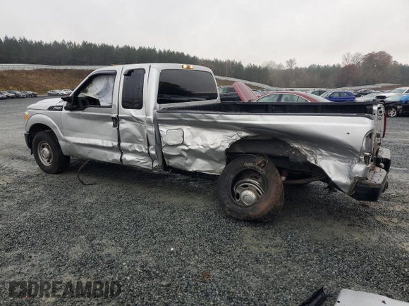 2011 Ford F-250 XL z VIN 1FT7X2A69BEB26338, wystawiony jako Copart lot #72724884 z przebiegiem 351 393 mil mil oraz Szkoda całkowita • Salvage title. Historia ofert i sprzedaży dostępna na DreamBid. Obrazek 2.