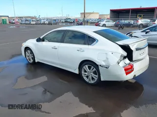 2013 Nissan Altima SL z VIN 1N4BL3AP6DC277579, wystawiony jako IAAI lot #42150029 z przebiegiem 257 273 mil mil oraz . Historia ofert i sprzedaży dostępna na DreamBid. Obrazek 3.