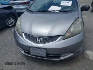 2010 Honda Fit z VIN JHMGE8H2XAS020698, wystawiony jako IAAI lot #42549063 z przebiegiem 260 454 mil mil oraz . Historia ofert i sprzedaży dostępna na DreamBid. Obrazek 6.