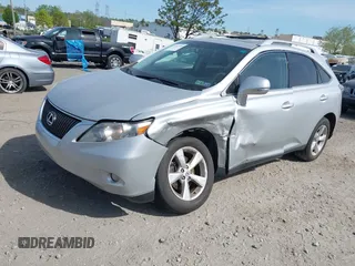 2010 Lexus RX 350 z VIN 2T2BK1BA2AC053297, wystawiony jako IAAI lot #42147956 z przebiegiem 146 815 mil mil oraz . Historia ofert i sprzedaży dostępna na DreamBid. Obrazek 2.