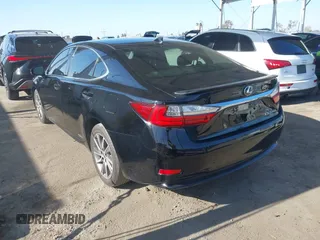 2016 Lexus ES 300h z VIN JTHBW1GG1G2121262, wystawiony jako IAAI lot #41959615 z przebiegiem 131 247 mil mil oraz . Historia ofert i sprzedaży dostępna na DreamBid. Obrazek 3.