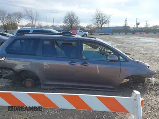 2012 Toyota Sienna SE with VIN 5TDXK3DC5CS264461, listed as a IAAI auction lot 41526874 with 1 mi miles. Bid and sale history available at carsss.com. Image 14.