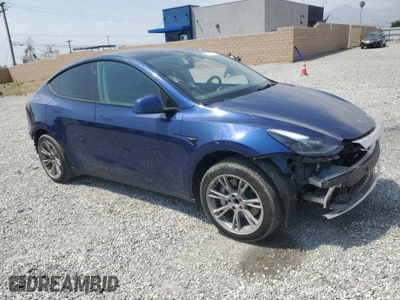 2024 Tesla Model Y z VIN 7SAYGDED3RF006264, wystawiony jako Copart lot #55210365 z przebiegiem 19 394 mil mil oraz Szkoda całkowita • Salvage title. Historia ofert i sprzedaży dostępna na DreamBid. Obrazek 4.