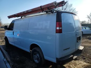 2018 Chevrolet Express Cargo Van with VIN 1GCWGAFG1J1176566, listed as a Copart auction lot 43600135 with 195,553 mi miles and Clean Title. Bid and sale history available at carsss.com. Image 2.