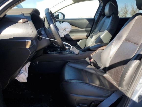 2021 Mazda CX-30 Premium with VIN 3MVDMBDY6MM300242, listed as a Copart auction lot 82195024 with 34,500 mi miles and Salvage Title. Bid and sale history available at carsss.com. Image 7.