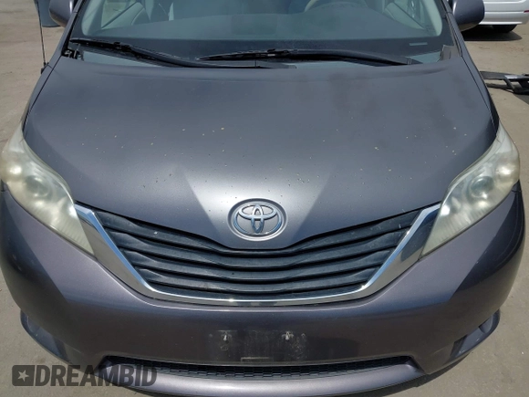2011 Toyota Sienna LE AAS with VIN 5TDKK3DC8BS073125, listed as a IAAI auction lot 42018649 with 199,595 mi miles. Bid and sale history available at carsss.com. Image 6.
