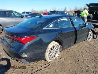 2019 Toyota Avalon XLE with VIN 4T1BZ1FB6KU013940, listed as a IAAI auction lot 42045140 with 67,368 mi miles. Bid and sale history available at carsss.com. Image 4.