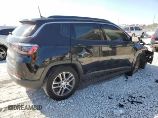2020 Jeep Compass Altitude z VIN 3C4NJCBB4LT241702, wystawiony jako Copart lot #48745925 z przebiegiem 53 187 mil mil oraz Nie do naprawy. Historia ofert i sprzedaży dostępna na DreamBid. Obrazek 3.