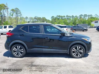 2018 Nissan Kicks SV with VIN 3N1CP5CU6JL533630, listed as a IAAI auction lot 42042097 with 165,299 mi miles. Bid and sale history available at carsss.com. Image 13.