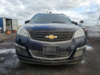 2015 Chevrolet Traverse LS z VIN 1GNKRFED6FJ113457, wystawiony jako Copart lot #55216895 z przebiegiem Nie podano mil oraz Szkoda całkowita • Salvage title. Historia ofert i sprzedaży dostępna na DreamBid. Obrazek 5.