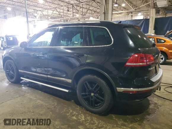 2016 Volkswagen Touareg Sport z VIN WVGEF9BP5GD011285, wystawiony jako Copart lot #47301835 z przebiegiem 179 652 mil mil oraz Czysty tytuł • Clean title. Historia ofert i sprzedaży dostępna na DreamBid. Obrazek 2.