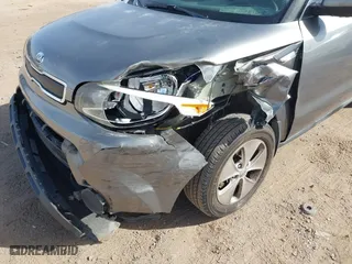 2014 Kia Soul with VIN KNDJN2A22E7062239, listed as a IAAI auction lot 41695701 with 142,893 mi miles. Bid and sale history available at carsss.com. Image 6.