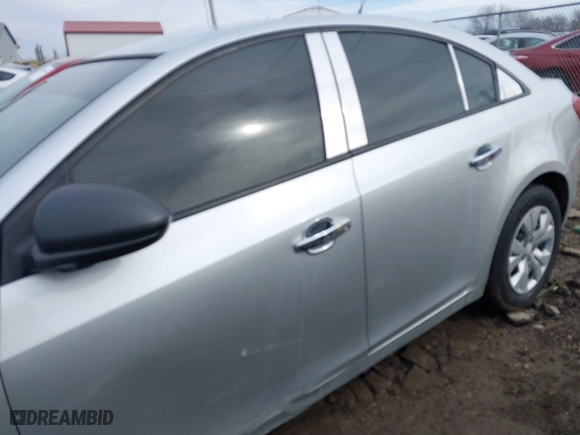 2013 Chevrolet Cruze LS with VIN 1G1PA5SH2D7243942, listed as a IAAI auction lot 41651301 with 147,151 mi miles. Bid and sale history available at carsss.com. Image 15.