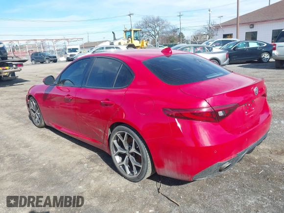 2019 Alfa Romeo Giulia z VIN ZARFAMAN7K7599097, wystawiony jako IAAI lot #41836010 z przebiegiem 32 011 mil mil oraz . Historia ofert i sprzedaży dostępna na DreamBid. Obrazek 3.