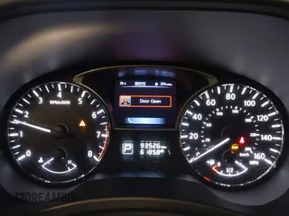 2015 Nissan Pathfinder Platinum z VIN 5N1AR2MM4FC715868, wystawiony jako IAAI lot #42276127 z przebiegiem 93 526 mil mil oraz . Historia ofert i sprzedaży dostępna na DreamBid. Obrazek 7.