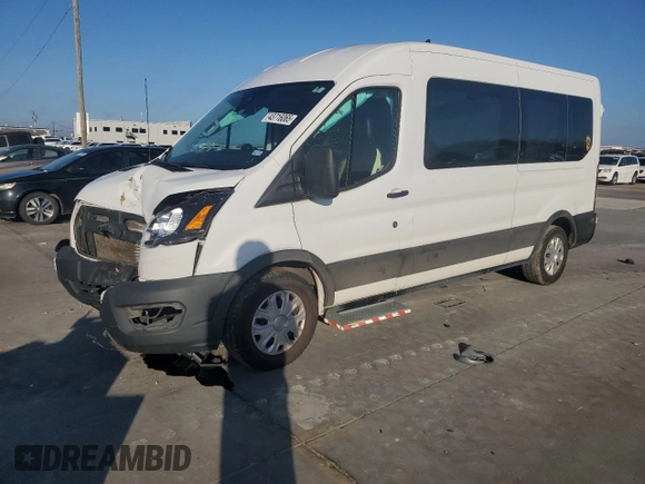 2022 Ford Transit Passenger XL z VIN 1FBAX2C81NKA26006, wystawiony jako Copart lot #43716065 z przebiegiem 40 223 mil mil oraz Szkody całkowita. Historia ofert i sprzedaży dostępna na DreamBid. Obrazek 1.