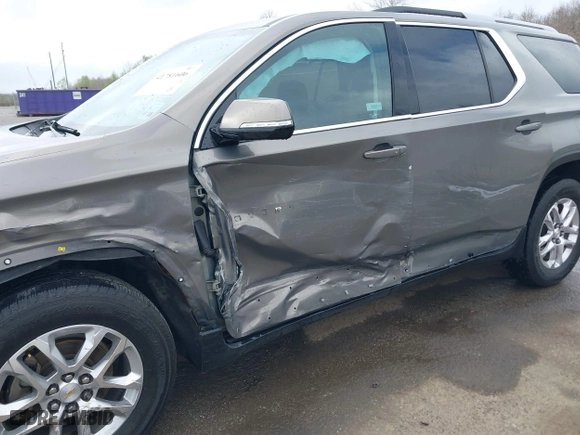 2018 Chevrolet Traverse LT Cloth with VIN 1GNERGKW9JJ242827, listed as a IAAI auction lot 41781606 with 125,113 mi miles. Bid and sale history available at carsss.com. Image 6.