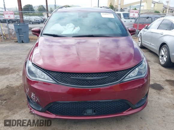 2020 Chrysler Pacifica Limited z VIN 2C4RC1GG6LR286390, wystawiony jako IAAI lot #42068234 z przebiegiem 71 832 mil mil oraz . Historia ofert i sprzedaży dostępna na DreamBid. Obrazek 12.