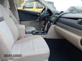 2012 Toyota Camry L z VIN 4T1BF1FK8CU517092, wystawiony jako IAAI lot #42124779 z przebiegiem 73 183 mil mil oraz . Historia ofert i sprzedaży dostępna na DreamBid. Obrazek 5.