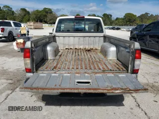 1998 Nissan Frontier XE z VIN 1N6DD21S8WC342950, wystawiony jako Copart lot #42089915 z przebiegiem Nie podano mil oraz Szkoda całkowita • Salvage title. Historia ofert i sprzedaży dostępna na DreamBid. Obrazek 6.