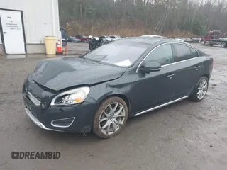 2012 Volvo S60 T6 with VIN YV1902FH4C2057577, listed as a IAAI auction lot 40925761 with 113,682 mi miles. Bid and sale history available at carsss.com. Image 2.