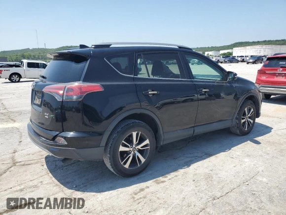2018 Toyota RAV4 XLE z VIN 2T3RFREV4JW812199, wystawiony jako Copart lot #58485725 z przebiegiem 96 576 mil mil oraz Szkoda całkowita • Salvage title. Historia ofert i sprzedaży dostępna na DreamBid. Obrazek 3.