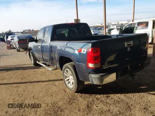 2008 GMC Sierra 1500 SLE1 z VIN 2GTEK19J181254317, wystawiony jako IAAI lot #41421167 z przebiegiem 211 202 mil mil oraz . Historia ofert i sprzedaży dostępna na DreamBid. Obrazek 3.