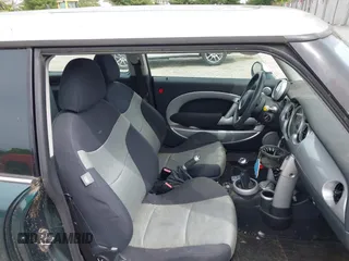 2006 MINI Hardtop with VIN WMWRC33566TK64108, listed as a IAAI auction lot 42353050 with 95,223 mi miles and . Bid and sale history available at DreamBid. Image 5.