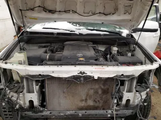 2013 Toyota Sequoia SR5 with VIN 5TDBW5G18DS083294, listed as a Copart auction lot 44613895 with 260,983 mi miles and Salvage Title. Bid and sale history available at carsss.com. Image 12.
