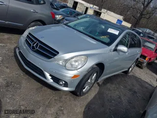 2009 Mercedes-Benz R-Class 3.5L with VIN 4JGCB65E19A094827, listed as a IAAI auction lot 41574060 with 155,257 mi miles. Bid and sale history available at carsss.com. Image 2.