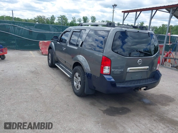 2005 Nissan Pathfinder SE z VIN 5N1AR18W25C701343, wystawiony jako IAAI lot #42209613 z przebiegiem 231 149 mil mil oraz . Historia ofert i sprzedaży dostępna na DreamBid. Obrazek 3.