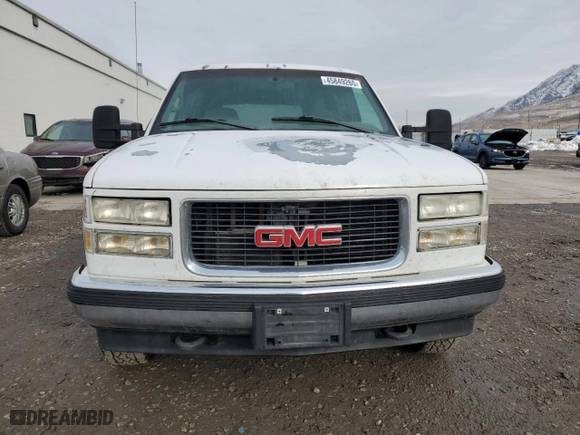 1997 GMC Suburban with VIN 3GKFK16RXVG501646, listed as a Copart auction lot 45849265 with 301,974 mi miles and Clean Title. Bid and sale history available at carsss.com. Image 5.
